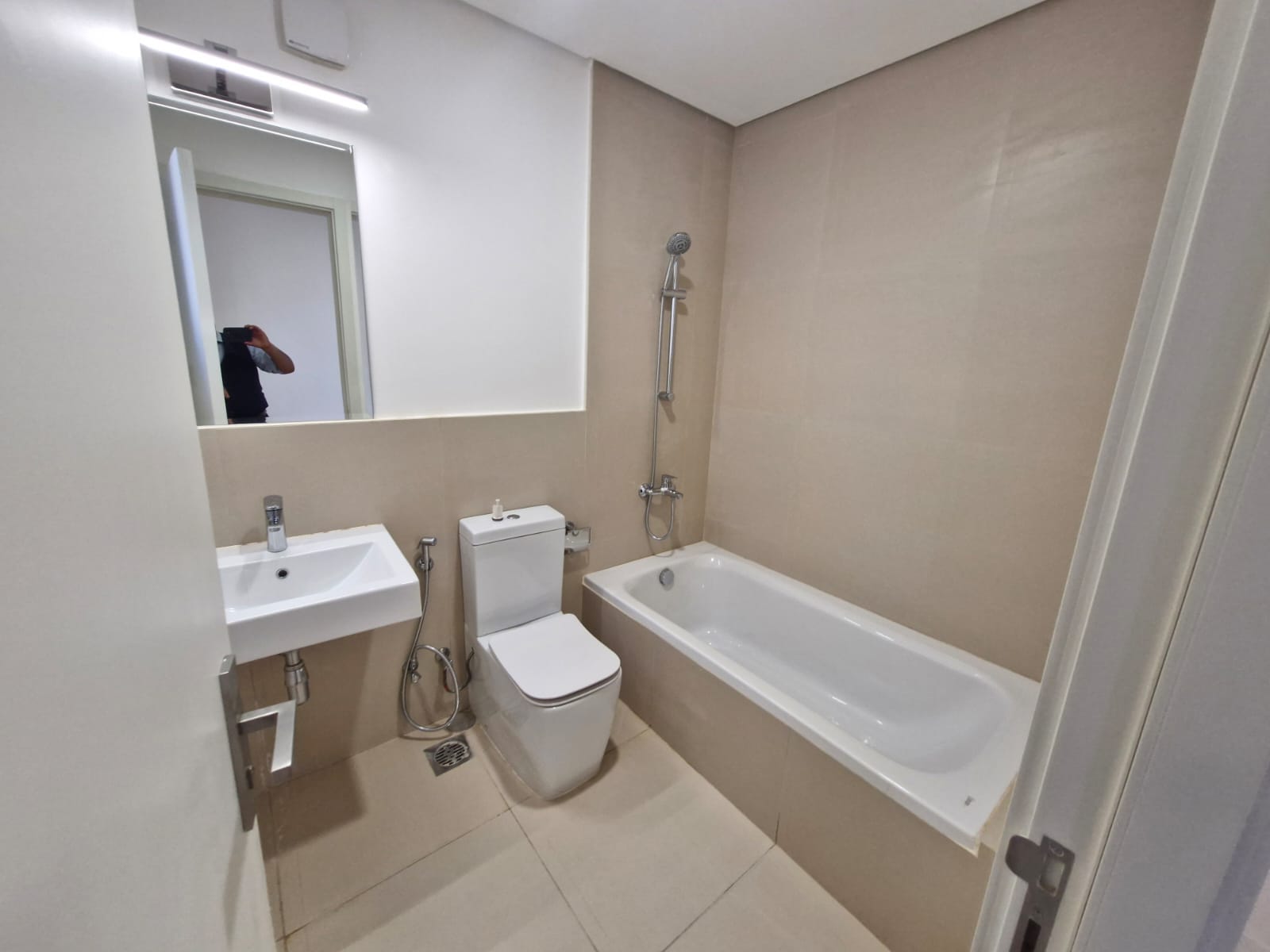 🏰 **Modern Luxury Villa | Sidra District – Roshn**   ✨ *Contemporary Design Blending Elegance, Functionality & Sustainability*  